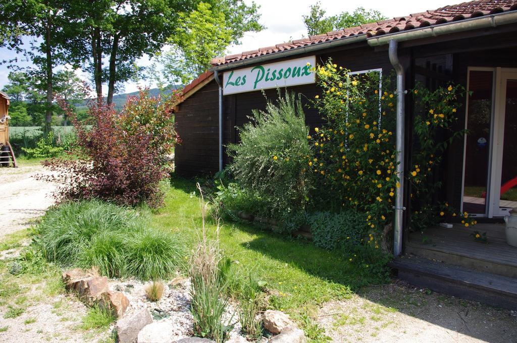 Cunlhat Les Roulottes Et Cabanes Du Livradois מראה חיצוני תמונה